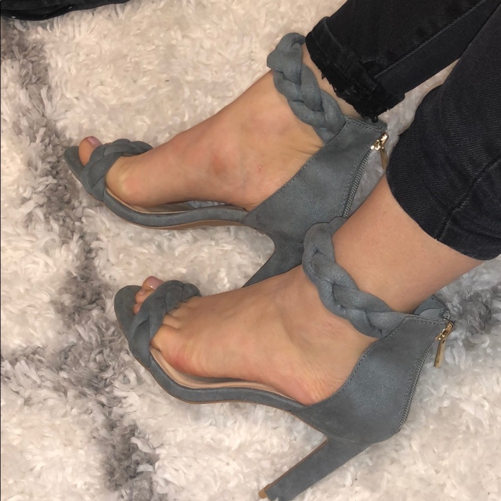 Breaded teal heels